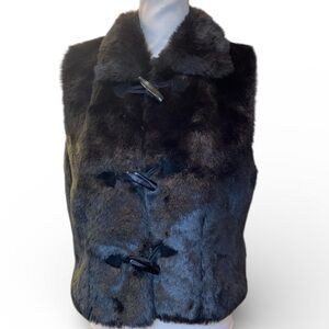 METRO 7 Faux Fur Cold Weather Vest Three Loop Closures in Solid Black SZ  LG